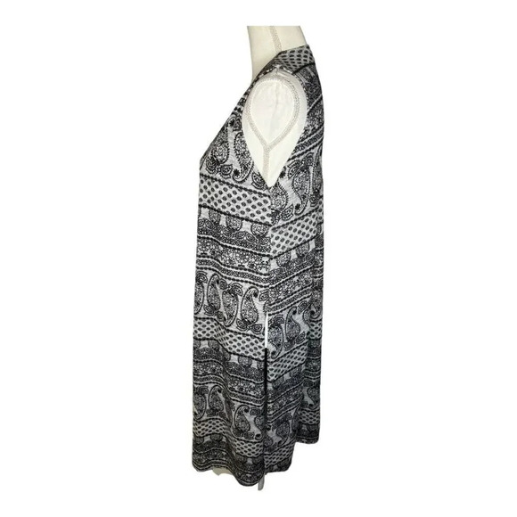 NEW LuLaRoe XS Joy Black & Gray Paisley Print Sleeveless Vest NWT - Picture 2 of 4